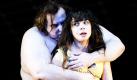 Die Schauspieler Josef Ostendorf und Maja Schöne spielen in Hamburg bei einer Fotoprobe das Theaterstück Woyzeck. Das Stück hat unter der Regie von Jette Steckel am 23. Januar 2010 im Hamburger Thalia Theater Premiere. Foto: ap