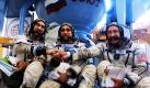 Am 1. November fliegen Astronaut Dan Burbank und die russischen Kosmonauten Anton Shkaplerov und Anatoly Ivanishin zur Internationalen Raumstation ISS. Vor dem finalen Training in Moskau zeigten sich die drei gut gelaunt der Presse. Der Start der Mission wurde zunächst wegen technischer Probleme verschoben, soll nun aber planmäßig stattfinden. Foto: dpa
