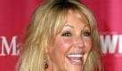 Heather Locklear (49), Star der amerikanischen Erfolgs-Sitcom Chaos City, hat sich verlobt. Ihre Sprecherin bestätigte dem People Magazine die Verlobung der Schauspielerin mit ihrem langjährigen Freund und Schauspielkollegen Jack Wagner (51, Reich und Schön). Mit ihm hat Locklear seit 2007 eine Beziehung, in den 1990er Jahren standen die beiden gemeinsam für die Fernsehserie Melrose Place vor der Kamera. Für Locklear würden die Hochzeitsglocken nicht zum ersten Mal läuten. Neun Jahre war sie mit dem amerikanischen Rockmusiker Tommy Lee verheiratet. Aus ihrer zweiten Ehe mit Bon-Jovi-Gitarrist Richie Sambora stammt die inzwischen 13-jährige Tochter Ava Elizabeth. Foto: dpa