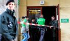 Die Polizei durchsuchte heute die Al-Rahman Moschee und die Räumlichkeiten des Islamischen Kulturvereins in Wedding, nachdem am Donnerstagmorgen in Berlin ein Terrorverdächtiger festgenommen wurde. Bei ihm handelt es sich um einen 24-jährigen Deutschen libanesischer Herkunft. Nach einem 28-Jährigen aus dem Gaza-Streifen wird gesucht. Beiden wird die Vorbereitung einer schweren Straftat vorgeworfen.  Foto: dapd
