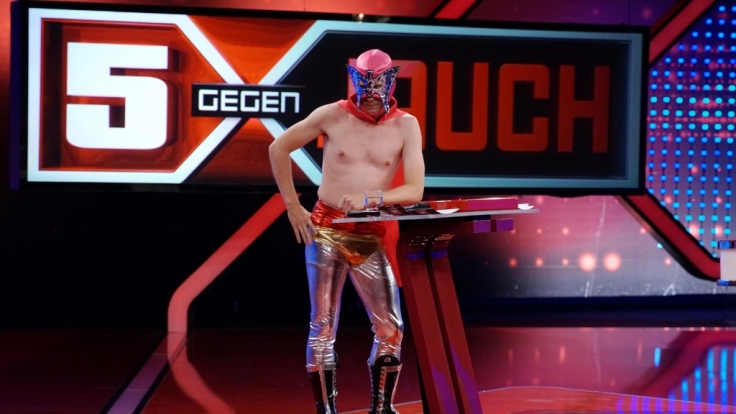 Oliver Pocher zeigt sich wie immer von seiner Schokoladenseite - hier im Wrestling-Outfit.