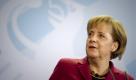 Bundeskanzlerin Angela Merkel (CDU) spricht am Dienstag (26.01.10) im Bundeskanzleramt in Berlin bei der Vorstellung des neuen Afghanistan-Konzeptes der Bundesregierung. Deutschland schickt mehr Soldaten und Polizisten nach Afghanistan. Das teilte Bundeskanzlerin Merkel am Dienstag zwei Tage vor der Londoner Afghanistan-Konferenz in Berlin mit. Merkel hatte am Montag (25.01.10) mit mehreren Bundesministern ueber das deutsche Afghanistan-Konzept beraten und am Dienstagmorgen die Fraktionsspitzen unterrichtet. (zu ddp-Text) (weitere Bilder unter www.ddpimages.com) Foto:Michael Kappeler/ddp Foto: ddp
