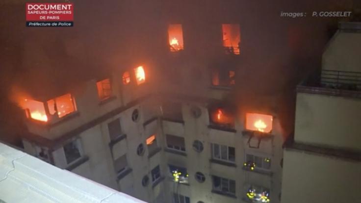 War es Brandstiftung? Die Polizei soll nach dem Feuer eine Hausbewohnerin verhaftet haben.