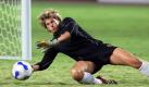 Ex-Torfrau Silke Rottenberg zog die Lose für das DFB-Pokal-Viertelfinale. Foto: Carmen Jaspersen Foto: dpa