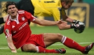 Keine gute Zeit erlebt momentan auch Mario Gomez. Den Stammplatz, den er zu Saisonbeginn zu haben schien, hat er an das alte Duo Klose/Toni verloren. Tritt er am Ende gar in die Fußstapfen von LukasPodolkski? Foto: dpa