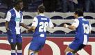 Portos Varela (l.) feiert sein Tor zum 1:0 mit den Kollegen. Foto: dpa