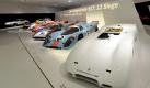 Im Porsche-Museum in Stuttgart-Zuffenhausen stehen am Dienstag (20.01.2009) Porsche Rennfahrzeuge der Reihe 917. Das Museum wird nach dreijähriger Bauzeit am 28. Januar eingeweiht und am 31. Januar für die Besucher geöffnet. Auf 5600 Quadratmetern Ausstellungsfläche werden 82 der wichtigsten Modelle und weitere Exponate aus der Firmengeschichte des Automobilherstellers ausgestellt. Foto: Bernd Weißbrod dpa/lsw +++(c) dpa - Bildfunk+++ Foto: dpa