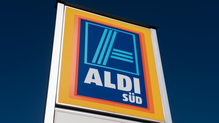 Wegen möglicher Listerienbelastung werden aktuell Sandwiches von Aldi Süd zurückgerufen.
