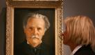 Das Portrait des sächsischen Schriftstellers Karl May im Deutschen Historischen Museum in Berlin. Foto: Stephanie Pilick Foto: dpa