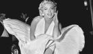 ** FILE ** In this Sept. 9, 1954 file photo, Marilyn Monroe poses over the updraft of a New York subway grating while in character for the filming of The Seven Year Itch in New York. Julien's Auctions Hollywood Memorabilia is auctioning off Marilyn Monroe memorabilia, including personal photos, bank statements, scripts, signed checks, and the chair used in the star's final photo shoot, on Saturday, June 26, 2010, and Sunday June 27 at Planet Hollywood Resort and Casino in Las Vegas.(AP Photo/Matty Zimmerman, file) Foto: dapd