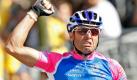 Lampre team rider Alessandro Petacchi of Italy celebrates his victory as he crosses the finish line to win the first stage of the 97th Tour de France 2010 cycling race between Rotterdam in the Netherlands and Brussels in Belgium, 04 July 2010. EPA/GUILLAUME HORCAJUELO +++(c) dpa - Bildfunk+ Foto: dpa