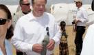 Entwicklungsminister Dirk Niebel (FDP) besucht am Dienstag (16.08.2011) die somalischen Flüchtlingslager in der Nähe der kenianischen Stadt Dadaab. Neben Nahrungshilfen will die Bundesregierung für die Notleidenden auch längerfristig Hilfen etwa zur Wiederaufforstung oder zum Aufbau einer medizinischen Versorgung gewähren. Dafür sollen 18,7 Millionen Euro der am Vortag in Aussicht gestellten bis zu 118 Millionen Euro verwendet werden. Foto: Ruppert Mayr dpa (zu dpa 5991 am 16.08.2011) +++(c) dpa - Bildfunk+++  Foto: dpa