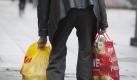 Die meisten der Versicherten, die den Krankenkassen Geld schulden, gelten als arm. Foto: Frank Rumpenhorst / Archiv- und Symbolbild Foto: dpa