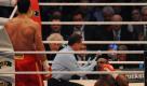 ... und ehe man sich versieht, zählt der Ringrichter schon bis zehn. Gegen Mormeck schaffte Wladimir seinen 50. K.o.-Sieg. Nicht umsonst heißt er auch Steelhammer. Foto: dapd