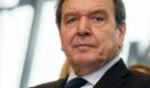 Gerhard Schröder (SPD) galt als «Genosse der Bosse» und hat nach der Abwahl 2005 als Bundeskanzler seinem Beinamen alle Ehre gemacht. Schröder übernahm einen Posten in dem russischen Konsortium, das für den Bau der Ostsee-Pipeline verantwortlich war. Während seiner Amtszeit hatte er sich vehement für den umstrittenen Bau der Pipeline stark gemacht. Foto: dpa