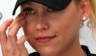 Ein 42 Jahre alter Obdachloser belästigte die ehemalige Tennisspielerin Anna Kournikova. Er wurde festgenommen, als er in Kournikovas Nachbargarten herumlungerte, um der Russin näher zu sein. Laut einer richterlichen Verfügung darf er sich Kournikova höchstens auf 300 Meter nähern.
 Foto: dpa