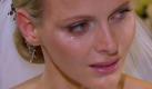 This image taken from the pool television service via Associated Press Television News shows Charlene Princess of Monaco with a tear on her cheek during the wedding service in the chapel of the Sainte Devote Church to Prince Albert II of Monaco, unseen, Saturday, July 2, 2011. (AP Photo/Television Pool via APTN)  NO ARCHIVE  PHOTO MAY NOT BE USED FOR MORE THAN 14 DAYS FROM SATURDAY Foto: dapd