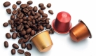 In ihrer atuellenAusgabe hat die StiftungWarentest elf Pad- und Kapselkaffeemaschinen getestet. Der gebrühte Kaffee hat die Tester grundsätzlich bei allen Maschinen überzeugt.Allerdings schmeckte der Kaffee aus der Cafissimo vonTschibo bitter und aus demPadsystem vonPetra wässrig.  Foto: Nespresso