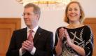 Eigentlich hat unsere First Lady Modelmaße, hübsch ist sie auch noch. Doch Bettina Wulff hat ein Stil-Problem. Zwar repräsentiert sie an der Seite ihres Mannes souverän Deutschland, eine Stilikone wie ihre Kolleginnen Michelle Obama oder Carla Bruni ist sie aber nicht. Leider!
 Foto: ddp