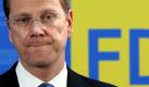 Für Guido Westerwelle kommt ein Rückzug vom Parteivorsitz nicht in Frage. Foto: dpa
