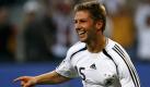 Fußball, EM-Qualifikationsspiel, Gruppe D, Deutschland - Slowakei, Mittwoch (06.06.2007), Arena am Volkspark in Hamburg: Der Deutsche Thomas Hitzlsperger jubelt über das 2:1 gegen die Slowakei. Foto: Maurizio Gambarini dpa/lno +++(c) dpa - Bildfunk+++
 Foto: dpa