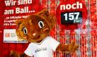 Auf dem Hauptbahnhof in Dresden wird mit Unterstützung des WM-Maskottchens Karla Kick eine Countdown-Uhr enthüllt, die die verbleibende Zeit bis zum Anpfiff der ersten Spielsder FIFA Frauen-Weltmeisterschaft 2011 in Deutschland am 26. Juni anzeigt. Die roten Bälle, von denen jeden Tag einer herausrollt, enthalten Gewinnchancen auf Eintrittskarten. Dresden ist Gastgeber für drei Vorrundenspiele und eine Viertelfinal-Begegnung. Foto: dpa