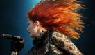 Die britische Musikerin Florence Welch ist nicht aufzuhalten: Nach dem Debütalbum Lungs (2009) von Florence and the Machine meldet sie sich nun mit ihrem neuen Album Ceremonials zurück. Welch hat sich von einer Nacht in einem deutschen Wald zu einem der neuen Songs inspirieren lassen. Als sie mit ihrer Band vor drei Jahren auf Deutschland-Tournee gewesen sei, habe sie in einem Wohnmobil in einem «dunklen deutschen Wald, irgendwo im Nirgendwo» geschlafen, sagte die 25-jährige Britin von Florence and the Machine dem Zeit-Magazin. Gemeinsam mit ihren Musikerkolleginnen Feist und Björk sorgt sie damit für einen fulminanten Musikherbst. Foto: dpa
