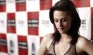 Kristen Stewart galt schon vor Twilight als äußerst talentierte Nachwuchsschauspielerin: Mit dem Film Panic Room hatte sie sich als 12-Jährige an der Seite von Jodie Foster bereits einen Namen gemacht. Wie Pattinson will auch sie nun beweisen, dass sie mehr kann, als ein verliebtes Schulmädchen zu spielen. In Welcome to the Rileys ist sie als Prostituierte zu sehen, in On the Road spielt sie neben Kirsten Dunst und Sam Riley. Prognose: Sie ist ein gefeierter Teeniestar, muss aber noch beweisen, dass sie dem Starrummel standhalten kann. Foto: ap