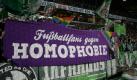 Seit Monaten ist das Banner mit der Aufschrift «Fußballfans gegen Homophobie» in deutschen Stadien zu sehen. Fans des Berliner Sechstligisten Tennis Borussia haben es auf die Reise geschickt - als Zeichen gegen die Diskriminierung von Schwulen und Lesben im Fußball. Foto: dpa