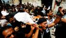 Israel hat bei erneuten Luftangriffen auf den Gazastreifen einen radikalen Palästinenser getötet. Laut Angaben des israelischen Miltärs handelt es sich um ein ranghohes Mitglied der Gruppe Islamischer Dschihad. Der Mann wurde in seinem Auto getötet als eine Bombe das Fahrzeug traf. Zwei weitere Personen wurden verletzt. Aufgebrachte Palästinenser trugen den Leichnam durch die Stadt Rafah und skandierten Anti-Israel-Parolen. Foto: dapd
