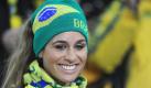 Nach dem 3:1-Sieg der Brasilianer gegen die Elfenbeinküste haben auch die brasilianischen Fans wieder gut lachen. Dieser Anhängerin steht die Freude über den Sieg jedenfalls ins Gesicht geschrieben. Foto: dpa