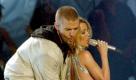 Vielleich lag es auch an den Gerüchten um Justins Fremdgeherei. Seinen Freundinnen soll der Sänger noch nie besonders treu gewesen sein. Er soll zum Besipiel auch immer wieder Affären mit seinen Duettpartnerinnen wie Janet Jackson und Kylie Minouge gehabt haben. Das würde auch seinen beherzten Griff an Kylies Po erklären. Foto: dpa