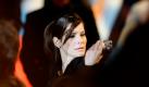 Die US-amerikanische Schaupielerin Sandra Bullock fotografiert am Donnerstag (10.03.05) in Berlin vor der Premiere ihres neuen Kinofilms 'Miss Undervover 2' mit dem Fotoapparat eines Fans. Foto: Johannes Eisele/ ddp Foto: ddp