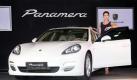 A South Korean model poses for photographers during the presentation of the new Porsche 'Panamera V6' in Seoul, South Korea, 27 July 2010. EPA/KIM HEE-CHUL +++(c) dpa - Bildfunk+++

 Foto: dpa