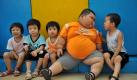 Eigentlich ging alles normal los, nach der Geburt wog der Chinese Lu Hao 2600 Gramm. Doch dann bekam er Hunger: Er vertilgt drei Schüsseln Reis pro Mahlzeit. Dabei ist Lu Hao erst drei Jahre alt - und wiegt schon 60 Kilogramm. Hier gehts zur Meldung. Foto: news.de