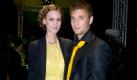 Moritz Leitner und seine Freundin Lisa gingen im schwarz-gelben Partnerlook. Gut mitgedacht beim Shoppen! Foto: dpa