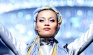Solistin Francisca Urio tritt in Berlin bei einer Fotoprobe zur Revue Winterträume auf. Die Musikrevue feiert am Sonntag im Friedrichstadtpalast Premiere.  Foto: ddp