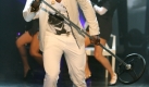 Zu Beginn seiner Karriere als Musiker tourte Seal mit einer Funkband durch Asien. Anfang der 1990er Jahre schaffte der Brite den Durchbruch. Sein Song Killer landete auf Platz eins der britischen Charts. Noch erfolgreicher war sein Hit Crazy. Seals populrstes Stck ist bis heute Kiss from a Rose, bekannt geworden als Titelstck fr den Blockbuster Batman Forever. Foto: dpa