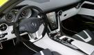 Das Cockpit wurde vollkommen umgestaltet: Die futuristisch anmutende Mittelkonsole dominiert eine iPad ähnliche Instrumentierung. Foto: pi