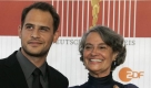 Monica und Moritz Bleibtreu waren unzertrennlich, auch auf der Leinwand waren sie desöfteren gemeinsam zu sehen - bis zum Mai 2009 als sie den Kampf gegen den Krebs verlor. Wenn jeder Mensch so eine Mutter hätte, dann würde es keinen Krieg, keine Auseinadersetzungen mehr auf der Welt geben, sagte er auf ihrer Beerdigung.  Foto: ddp