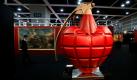 Hongkong. Das Kunstwerk Petrified Heart von Agapetus ist Teil der Ausstellung des Auktionshauses Sotheby's in Hongkong. Vom ersten bis achten April finden hier die Sotheby's Hong Kong Spring Sales statt, wobei über 3600 Kunstwerke mit einem Gesamtvolumen von 344 Millionen US Dollar zum Verkauf stehen. Foto: dapd