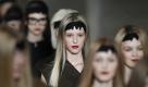 Models präsentieren die Mode der portugiesischen Designerin Ana Salazar während der ModaLisboa fashion week.
 Foto: ap