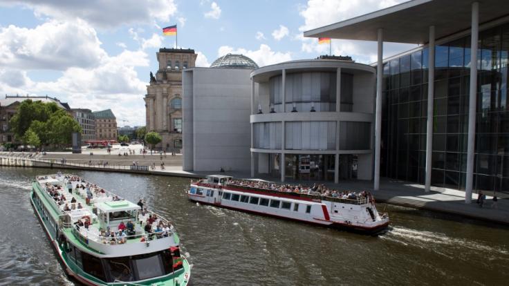 Im Berliner Regierungsviertel gibt's jetzt hitzefrei.