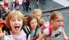 In der Universität Potsdam gehen Kinder zu ihrer ersten Vorlesung. Bei der 8. Kinderuniversität nahmen rund 2000 Schüler das umfangreiche Vorlesungsangebot an. Foto: dpa