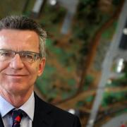 De Maizière: Gewaltausbruch im Kosovo «besorgniserregend» (Foto)