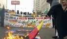 In muslimischen Ländern erfuhr der Mord an Marwa stärkere Reaktionen. Wütende Studentinnen verbrennen in Pakistan eine deutsche Flagge. Foto: dpa