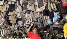 Tastaturen zum Pflücken beim Gebrauchtwarenmarkt in Depok, Indonesien. Foto: Adi Weda  Foto: dpa