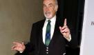 Im britischen Wahlkampf meldet sich nun auch der Ur-Bond Sean Connery (74) zu Wort (Archivfoto vom 05.04.2004). Der in Edinburgh geborene Schotte wird in den Wahlkampfspots der Scottish National Party (SNP) von diesem Donnerstag (14.04.2005) an den ersten und letzten Satz sprechen. Am Ende sagt er: «Wenn Schottland Ihnen wichtig ist, dann sorgen Sie im Mai dafür, dass die Stimme Schottlands auch wirklich gehört wird.» Außerdem wird er eine Botschaft aufsprechen, die nach einem Bericht der BBC Tausenden Wählern nach automatischer Anwahl am Telefon vorgespielt werden soll. +++(c) dpa - Bildfunk+++ Foto: dpa