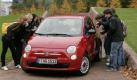 Doch im Gegensatz zu dessen Billig-Optik zieht der aktuelle Fiat 500 wieder die Blicke auf sich. Foto: Fiat