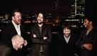 Elbow lachen sich einen Ast. Foto: dpa